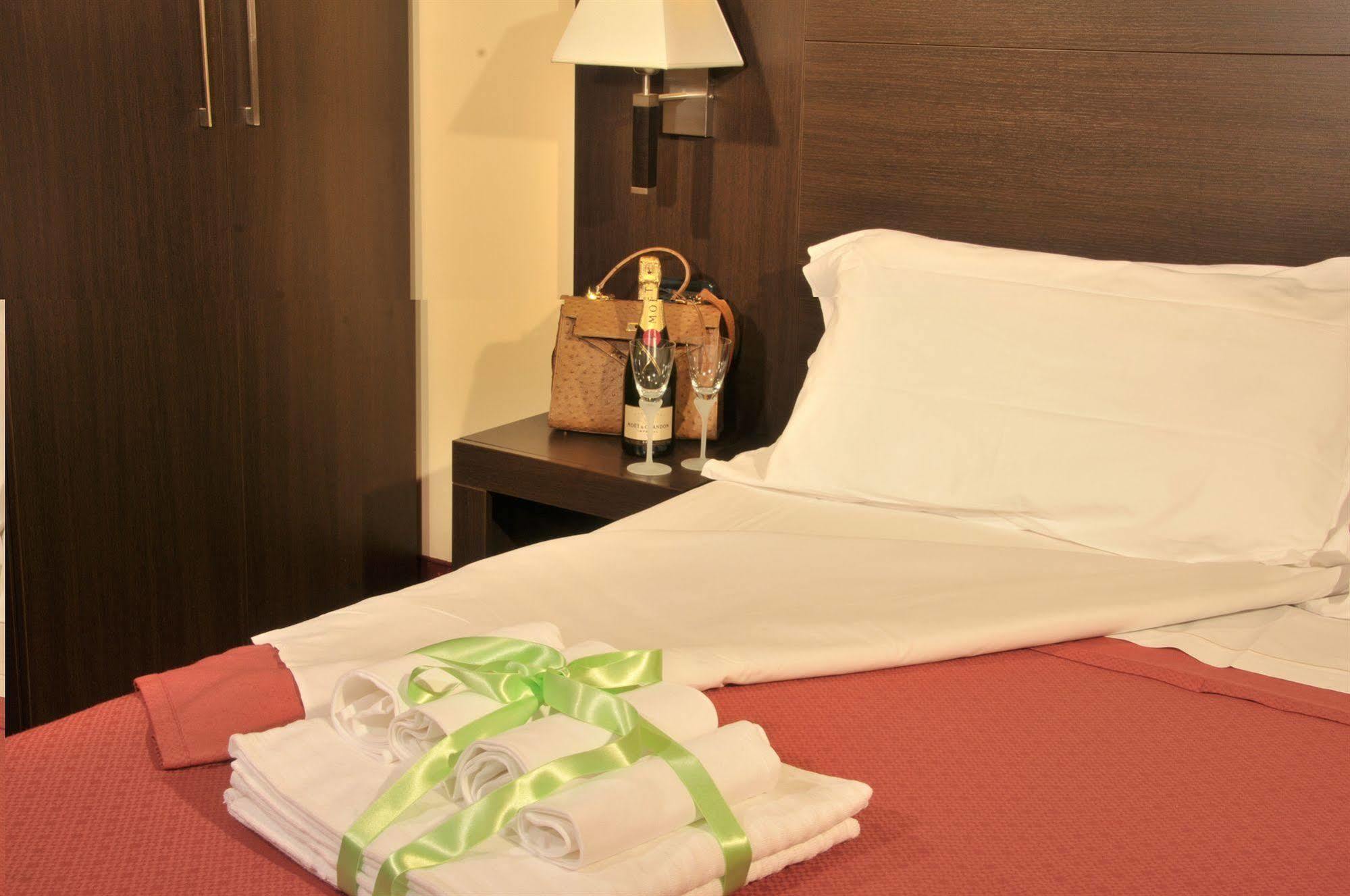 Hotel Versailles Roma Phòng bức ảnh